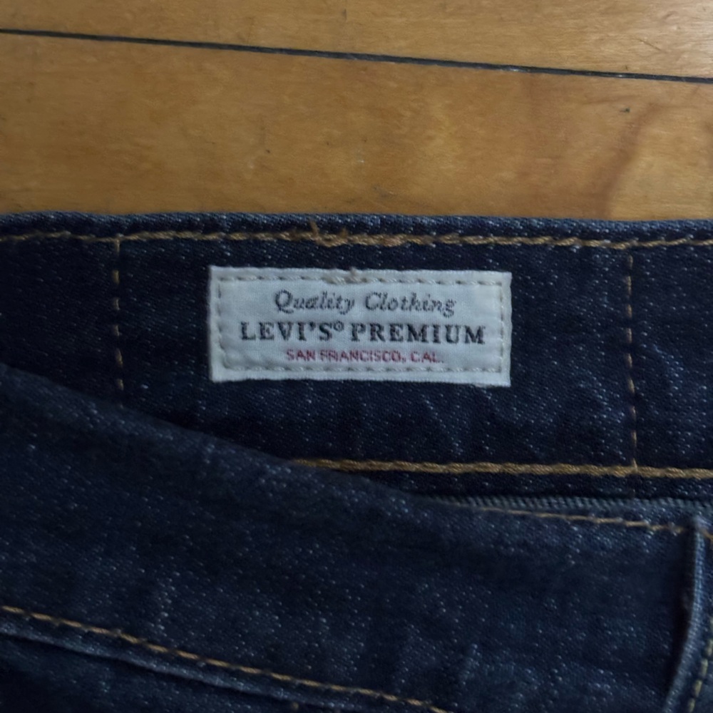 Levi's Dark Indigo Straight Jeans - Picture 2 of 4